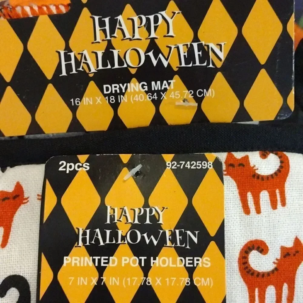Retro Halloween Themed Pot Holders Dish Mat And Tapestry Kitchen Lot NWT‎